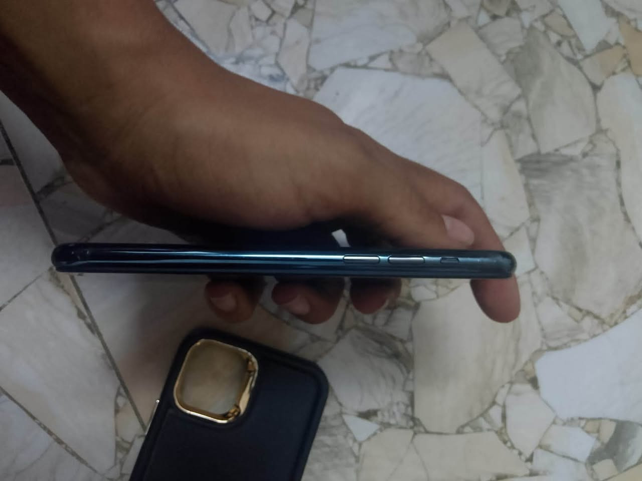 ايفون 11 برو
ذاكره 64
مبدل شاشه وبطاريه
تك سيم كرت
ضهر مكسور بس ما مأثر  كل كامره
وشاشه اماميه بيها فطر خفيفه وما مأثر على لمس
مكاني كركوك 
السعر خاص


**إذا كنت صاحب هذا الإعلان وتريد حذفه لأي سبب، رجاءا أرسل رسالة إلى الدعم الفني**