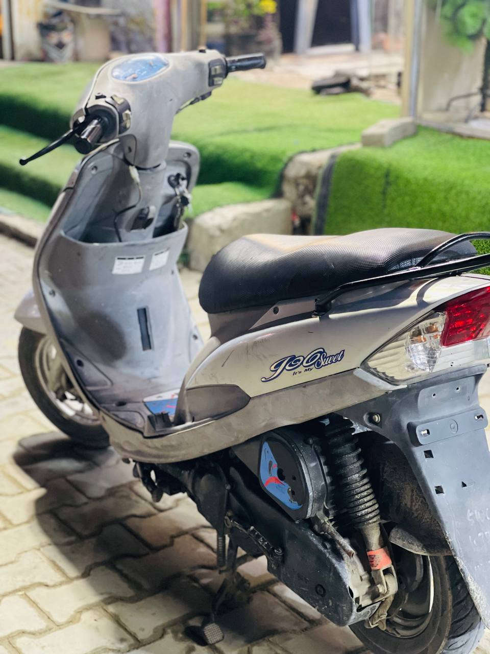 سلام عليكم دراجه ماكس منغولي للبيع دراجه نضيفه شوفت عينك بلاديه كلشي بيها بلادي وشغال نكره سلف صالها 5اشهر طالعه من الحاويه مكاني كربلاء الحسينيه العطيشي شراي خابرني ماتشتري لاتعبني ***********
