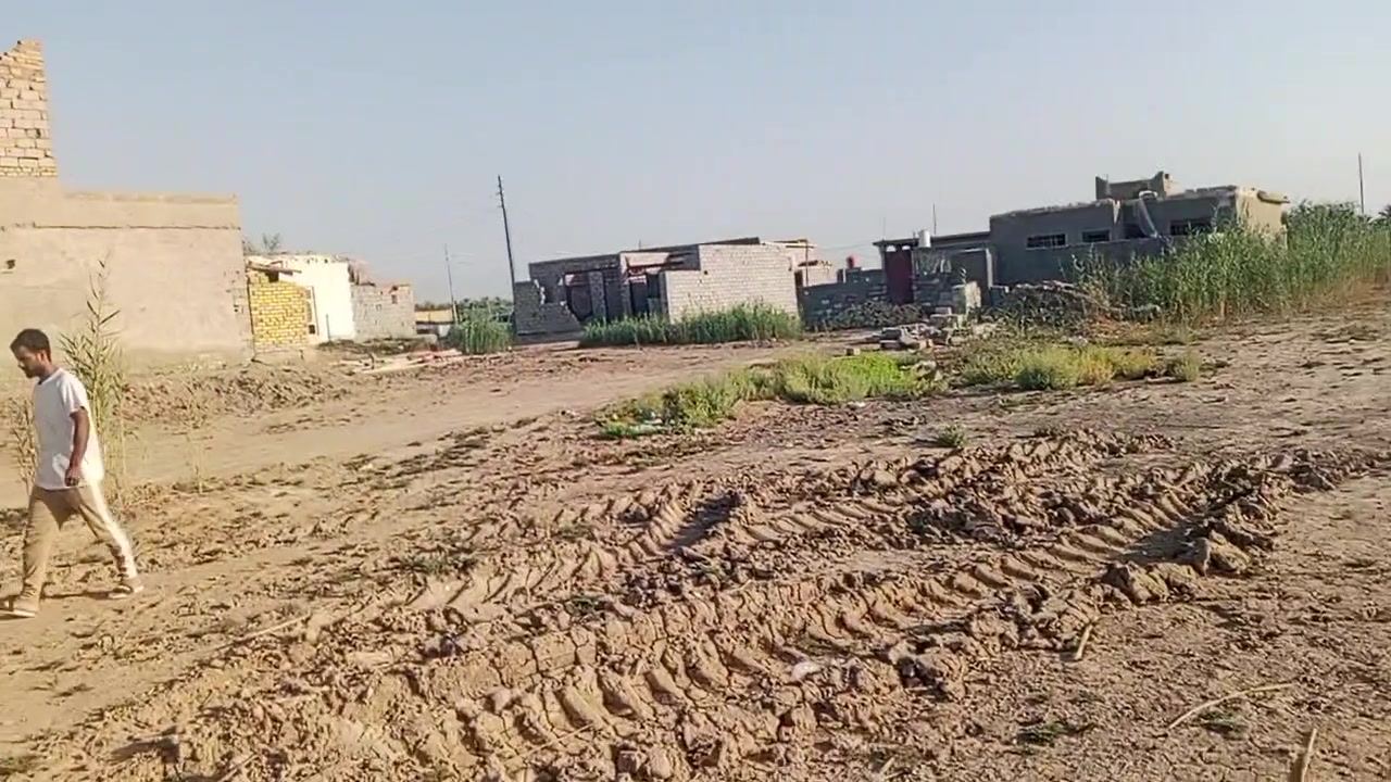 السلام عليكم 
قطعة لبيع 
مساحة 240 متر طابو زراعي سند 25 
الموقع شارع المعاره شارع البزل ابو صوره 
متوفر كافت الخدمات 
وسعر مناسب جدن جدن 
مراجعت مكتب العميد للعقار قرب بيت الحاج طه سوير 
شارع المعاره اي ستفسار 
‏‪***********‬‏
‏‪***********‬‏ واتساب
