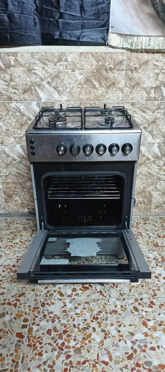 ميلانو الايطالي استيراد شركة الصناعات الخفيفه عشتار نار زركه افران منفصله بسعر مناسب جدا ب ٩٠ الف استفسار واتساب ***********
