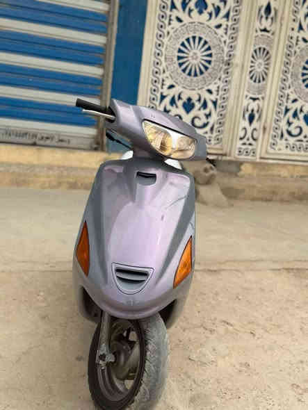 دراجه فراشه للبيع نضيفه نثيه لون متغير السعر 550وبيه مجال اي استفسار ***********
