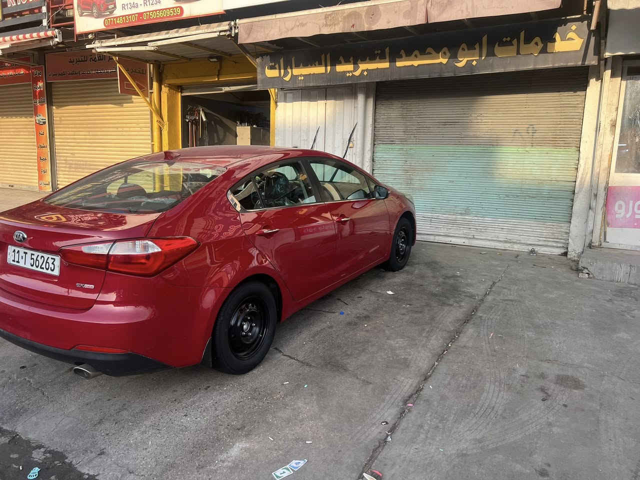 سلام عليكم كيا فورتي مديل 16 حادثه بس بنيد وهنا بالعراق بيه جاملغ مصبوغ ماشيه 96 سعر 118 بيه مجال بصيط سياره بسمي مكان بغداد الامين ***********

