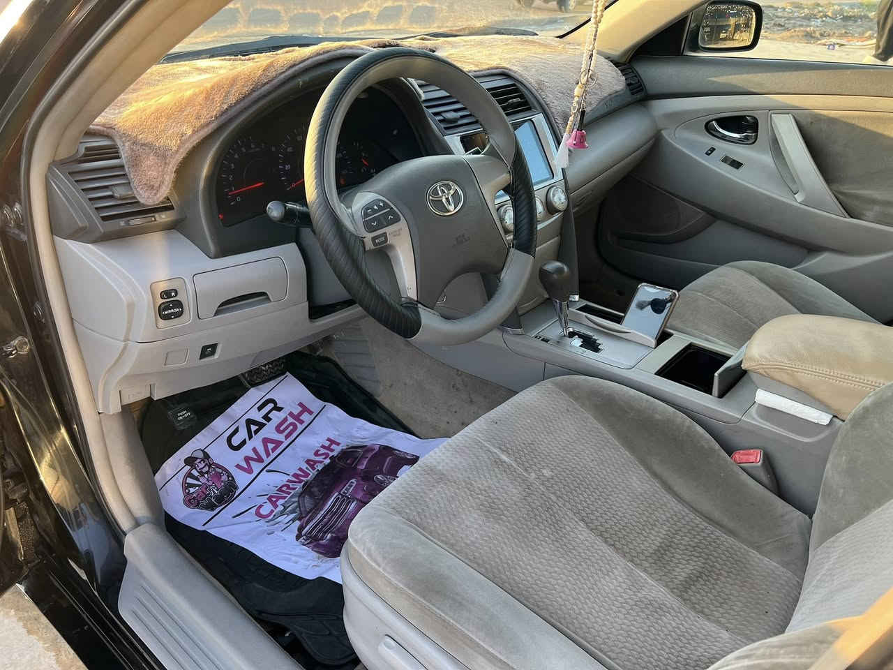 السلام عليكم

كامري 11 امريكي محرك 2500 الضرر موضح بالصوره والكشر كدام العين تحويل ثاني يوم سنويه بعد مو ساقطه  السعررر 73 بي مجال بسيط الاتصال ***********
