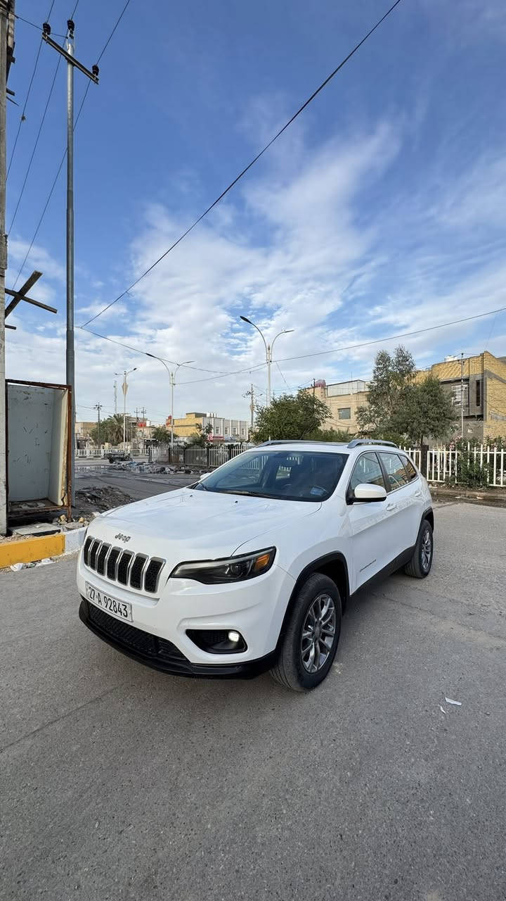 السلام عليكم جيب بزون 2019 امريكي  ذي قار بسمي تبديل بنيد وداير الخلفي صبغ سيارة فول موصفات  مكينة 2400 جاهزه لاخير السعر 125 مكاني ناصرية مركز ***********
