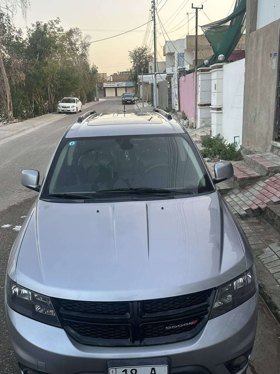 سلام عليكم دوج جورني  2020 لون سلفر
128ورقه  قفل قفل من الاخير ورقه 
بسوگ كله متلگه هيج سعر 
دوج جورني كروس 
فول مواصفات  اعلى فئه فولل للأخير 
 رقم كربلاء بسمي مداور ثاني يوم 
محركها 4 سندر 2400 المرغوب
مواصفات 
١- بصمات ابواب أمامية والصندوق 
٢- تشغيل عن بعد 
٣- تبريد ٣ قطع مركزي
٤- ٧ راكب كشنات جلد 
٥- ابواب أمامي فتح تلقائي عند لمسه
٦- نظام تحديد السرعة + مثبت سرعه
٧- بيها مخبى سري عدد ٢
٨- لايت زنون 
٩- شاشة معلومات والاعطال 
١٠- اطارات حساس  
١٦- بلوثوث و USB و " اواكس 
١٧- مرايات جانبية هيتر 
١٨- نظام مانع تزحلق 
١٩- بصمة تشغيل 
٢٠ - نظام قفل عند التحرك 
٢١- تحكم استيرن جهتين
٢٣-فتحت سقف
٢٤- حساسات امامي خلفي  
حادثها جاملغ  وبنيد بمريكا صور الحادث موجوده وبيها بلعراق جاملغ بدون دواخل بشرط 
السعر 128ورقه قفل قفل 
مكانها كربلاء الشراي يتصل  ‬واتس موجود 
***********
