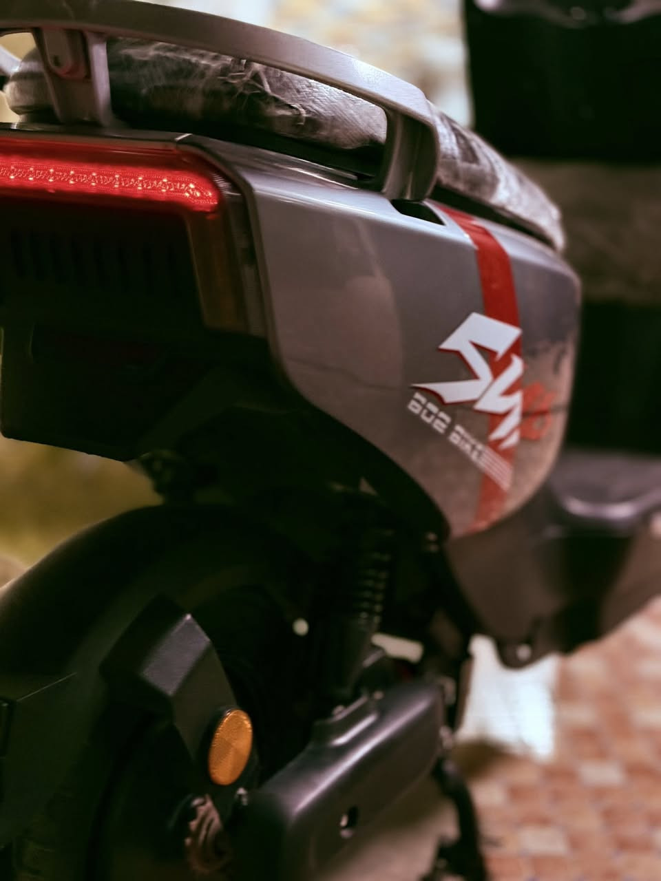 السلام عليكم 
دراجه سكنس شحن للبيع
5 بطاريات حجم كبير
2025
نسبه النظافه 99‎%‎
اما ال1‎%‎ جامرلغ مكبوس فقط 
الممشى 2900
مكاني الخالص قرب السوك
للتواصل ***********
