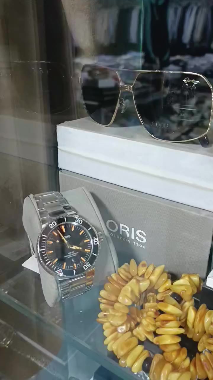 ساعات يدويه ماركات عالمية قداحات نفطية وغازيه لوحات واعمال فنيه عملات معدنية اجنبية كمية نظارات شمسية


**إذا كنت صاحب هذا الإعلان وتريد حذفه لأي سبب، رجاءا أرسل رسالة إلى الدعم الفني**