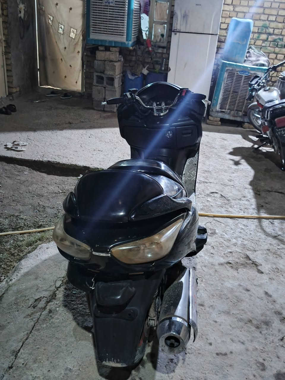 سلام عليكم دراجه فورزه 08 البيع عميه ملاحظة بيها كلج الأمامي تعبان كهربائيات كلها شغالة نكره من صبح بيها منفيس ومكاتبه مكان بغداد  الحسينية مال راشديه سعر (675) ***********
