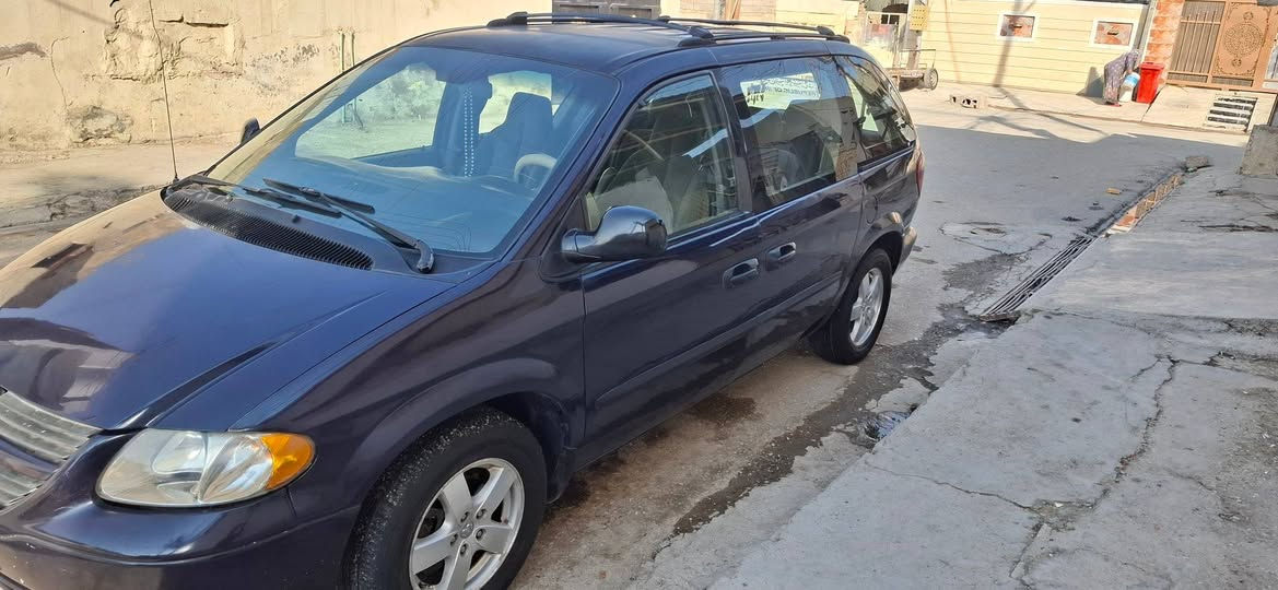 دوج كرفان موديل ٢٠٠٤ رقم بغداد انكليزي بسمي 
محرك ٣٣٠٠ 
الملاحظات
١. محرك شغال وفول بس بي صوت 
٢. الفان فقط ضعيف تبريد غاز بيها
٣. ابطانه مال جاملغ جهة الصدر مابيها 
٤. مشط ستيرن نص عمر 
٥. حزام صبغ
وهاي كل الي بيها وعليها ... والسيارة بسمي ورقم بغداد تريد تحويل او وكالة حاضر 
السعر ٦٢ وبيها مجال ومكاني ديالى 
***********
***********
