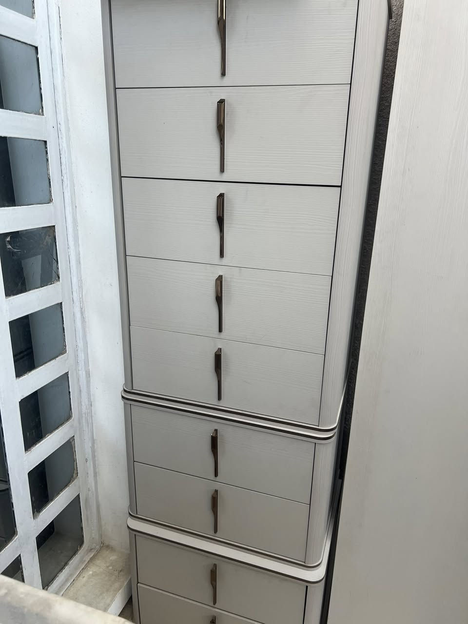 السلام عليكم غرفة تركية ضخمة 6 باب اصلية قابلة للفتح والشد نضام برغي ونت وزاوية مغلقة ممفتوحة سابقا مستخدمة 7اشهر فقط ماخذه ب 3 ملايين ونص اريد ابيعه  ب مليون وربع مكانهة شعب ‭
0778 236 6881‬
