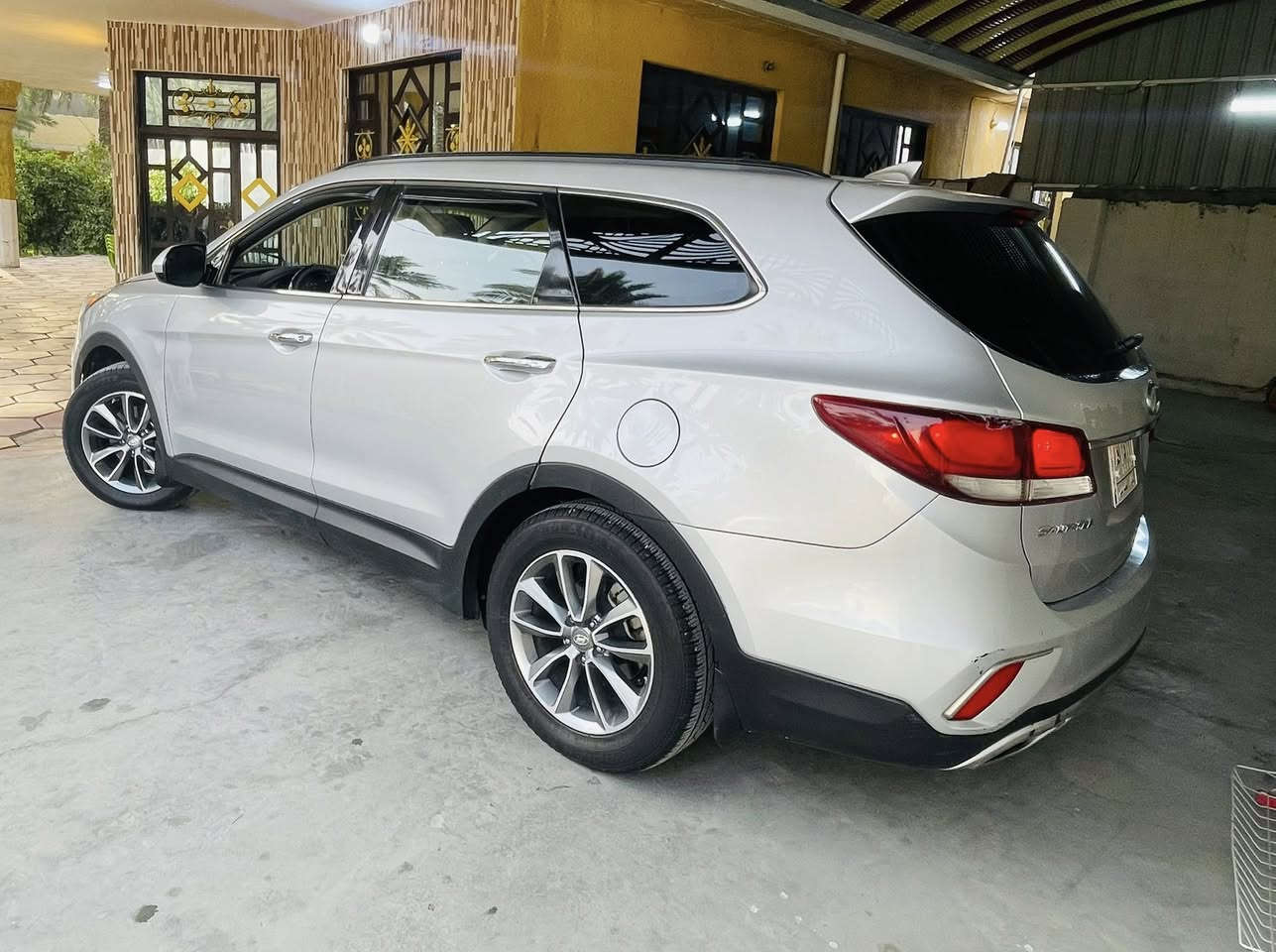 سنتافيا كراند 2017 وارد امريكي
بيه صبغ الباب الامامي اليمن والدعاميه الاماميه فقط 

محرك 6سلندر 7راكب 3قطع تبريد 
ماشيه 85
سياره جاهزه وبدون نقص 

السعر 170
                سياره موجوده بالصويره 

***********
