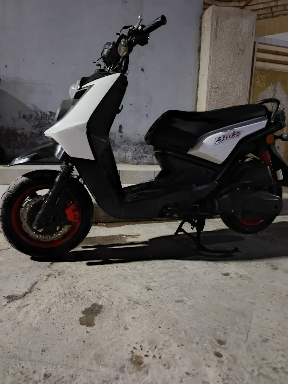 سلام عليكم
سكنس جبلي مديل 15 
كل نقص ما بيه مثل ما موضح بل صوره اوراق كامله منفيس مكاتبه 
كلشي بيه شغال
خدم واحد ويه مكينه 
قفل جنطه
قفل ستيرن
قفل جوزه
دبلات شغاله 
تايرات جديده
دهن جديد
عارضه مليون 100 بيه مجال قليل
متواجد كل وقت ***********مكاني بغداد شعب
