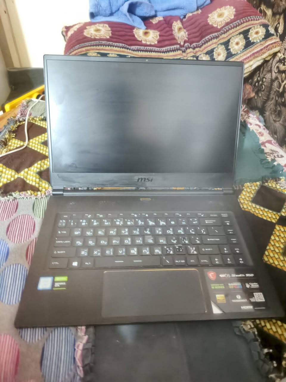 لابتوب MSI
لابتوب MSI GS65 Stealth بحالة جيدة جداً، مناسب للألعاب والشغل الثقيل والتصميم.
ملحقات شاحن الاصلي وكارتون والجنطه 
المواصفات:
حجم الشاشه 15.6 FHD
معالج Intel Core i7 جيل تاسع
كرت شاشة GTX 1660 ti
الرام DDR4 16GB
شاشة 144Hz سلسة
كيبورد الوان RGB Keyboard 
ذاكرة SSD 512GB سريع
جهاز خفيف ومرتب
يشغل ألعاب قوية مثل:
Forza Horizon 5
Counter-Strike 2
Valorant
Racing Master
ميزات الجهاز:
أداء قوي
تبريد جيد بعد التنظيف
مناسب للجامعة والمونتاج والألعاب
شكله نحيف وفخم مو مثل اللابتوبات الضخمة
*ملاحضه مبدل شاشه اصليه
سعره 700 الف وبي مجال اذا شراي
رقمي ***********

