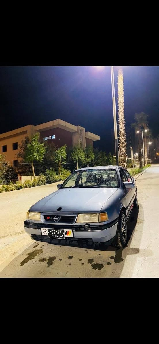 ئۆپل فیکترا مۆدێل 1991 مەکینە 18 مرخوب گێڕ ئۆتۆماتیک ئارمی پلاستیکی سلێمانیە بەشەرتی خرامە سەیارەکە مالی دۆستە تەقەورەقەی تیانیە گێروو مەکینەی  بەشەرتی فیتەر ڕزیوی نیە دەعمو لێدراوی نیە موسوو براوە بەشەرت سعری/37 گەلاو کەمێک معامەلە شوێن سلێمانی ژم./***********
