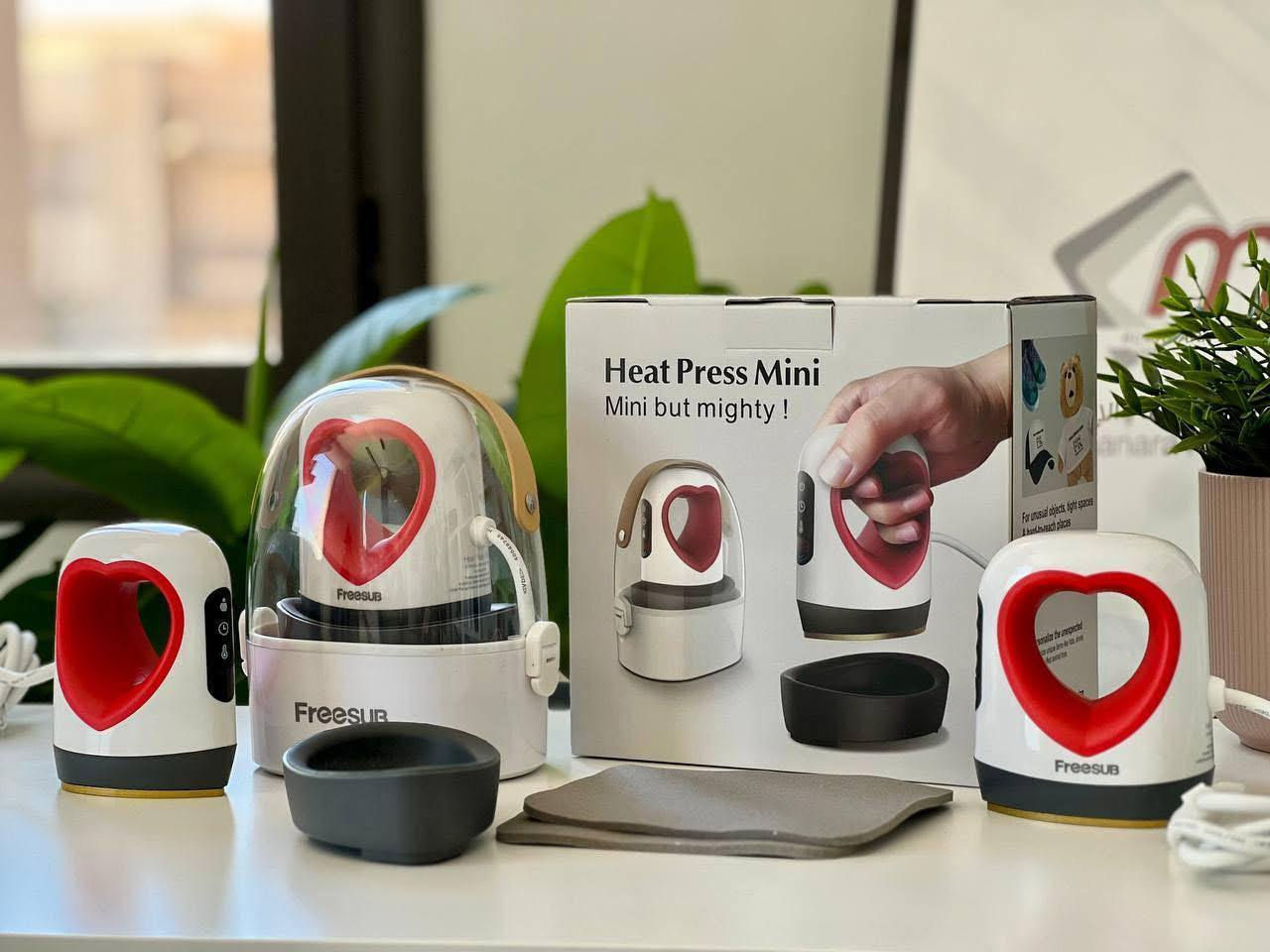 مكبس حراري صغير محمول يُعرف باسم Freesub Mini Heat Press. 

الاستخدامات: مثالي لمشاريع نقل الحرارة الصغيرة، مثل الطباعة على الملابس، الشنط، القبعات، والأحذية.  
المميزات: يتميز بتصميم صغير وسهل الاستخدام، ويحتوي على أزرار للتحكم في درجات الحرارة
للحجز راسلونه على خاص


**إذا كنت صاحب هذا الإعلان وتريد حذفه لأي سبب، رجاءا أرسل رسالة إلى الدعم الفني**