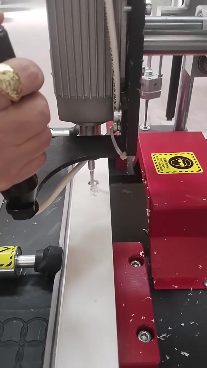 EN-302: The All-in-One Powerhouse by Entech Makine
​Designed for seamless processing of profiles, locks, and handles with a focus on precision and smooth finishes. 💨
​High Speed: 18,000 RPM high-frequency motor for clean cuts.
​Cooling Tech: Integrated water cooling system for tool durability.
​Safety First: Pneumatic profile clamping system for a secure grip.
​Multi-Functional: Triple grip slot drilling + water discharge in one machine.
​The advanced technology your production line deserves! 🚀
​#EntechMakine #IndustrialMachinery #AluminumProfiles #PVCWindows #Manufacturing #CopyRouter #EngineeringExcellence


**إذا كنت صاحب هذا الإعلان وتريد حذفه لأي سبب، رجاءا أرسل رسالة إلى الدعم الفني**