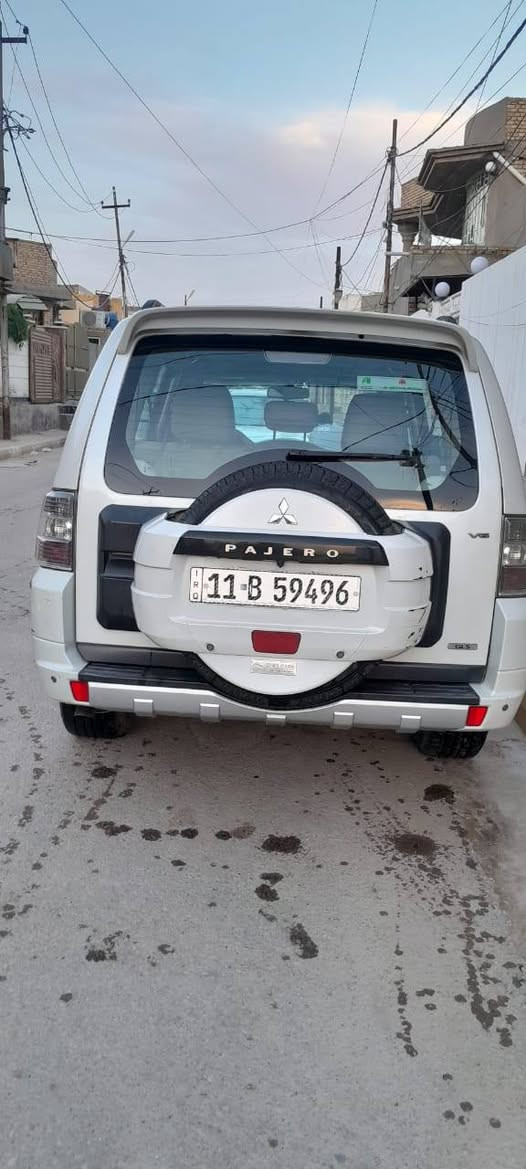 السلام عليكم 
باجيرو حبتور موديل ٢٠١٠رقم بغداد الجديد مكفوله صبغ وتبديل كير مكينه فقط مبدل لا ستيك ولف ماشيه ١٩٠مكان الديوانية السعر ١٤٠رقم الموبايل ***********السونارمرفق بالمنشور
