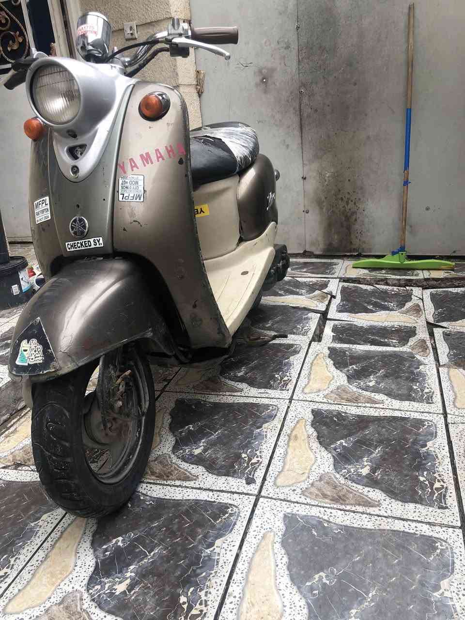 السلام عليكم دراجه يوماها عبدالحليم سرعه ٦٠ للبيع الدراجه نضيفه حيل شلعه ومعدل تعليك مكينه ناعمه نكره سلف وهندر كهربائياته شغاله السعر ٢٥٠ الرقم *********** المكان حي الجهاد
