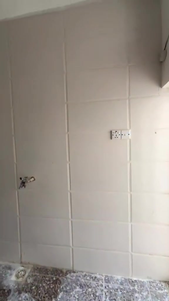 🏡 للبيع بيت سكني في أبو دشير – محلة 856
📍 الموقع: قرب المستوصف الصحي (الصمود)

🔹 مساحة البيت: 100 متر مربع
🔹 طابق واحد
🔹 الواجهة 5 متر × النزال 20 متر

مكونات البيت:
✔️ طرمة
✔️ صالة
✔️ مطبخ
✔️ غرفة نوم كبيرة
✔️ حمام داخلي مع منور
✔️ تواليت ومغسلة خارجية
✔️ سطح

✨ مميزات البيت:

* البيت فارغ وجاهز للسكن
* كاشي جديد
* سيراميك جديد
* صبغ جديد
* جميع الإنهاءات حديثة ولم تُستعمل

📞 للاستفسار والمعاينة:
🏡 للبيع بيت سكني في أبو دشير – محلة 856

📍 الموقع: قرب المستوصف الصحي (الصمود)

🔹 مساحة البيت: 100 متر مربع
🔹 طابق واحد
🔹 الواجهة 5 متر × النزال 20 متر

مكونات البيت:
✔️ طرمة
✔️ صالة
✔️ مطبخ
✔️ غرفة نوم كبيرة
✔️ حمام داخلي مع منور
✔️ تواليت ومغسلة خارجية
✔️ سطح

✨ مميزات البيت:

* البيت فارغ وجاهز للسكن
* كاشي جديد
* سيراميك جديد
* صبغ جديد
* جميع الإنهاءات حديثة ولم تُستعمل

📞 للاستفسار والمعاينة:
***********
