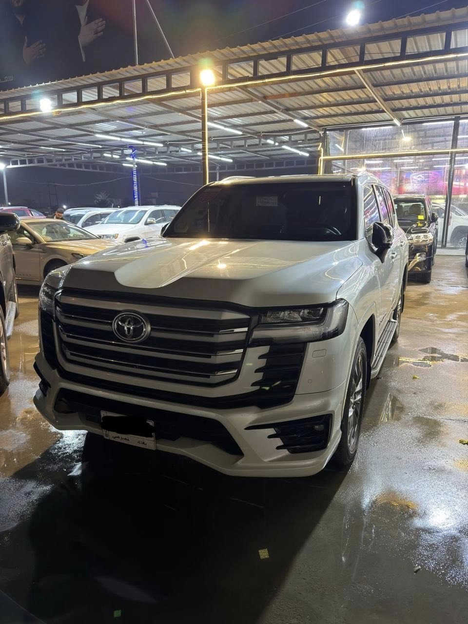 السلام عليكم
لاندكروزر للبيع 

موديل 24 

الفئه VX فول مواصفات 

الممشى 50 الف كيلومتر 

السياره كفاله عامه نضيفه بمعنى الكلمه 

السياره بغداد خصوصي

السعر 77,000$ وبيها مجال 

للتواصل ***********
