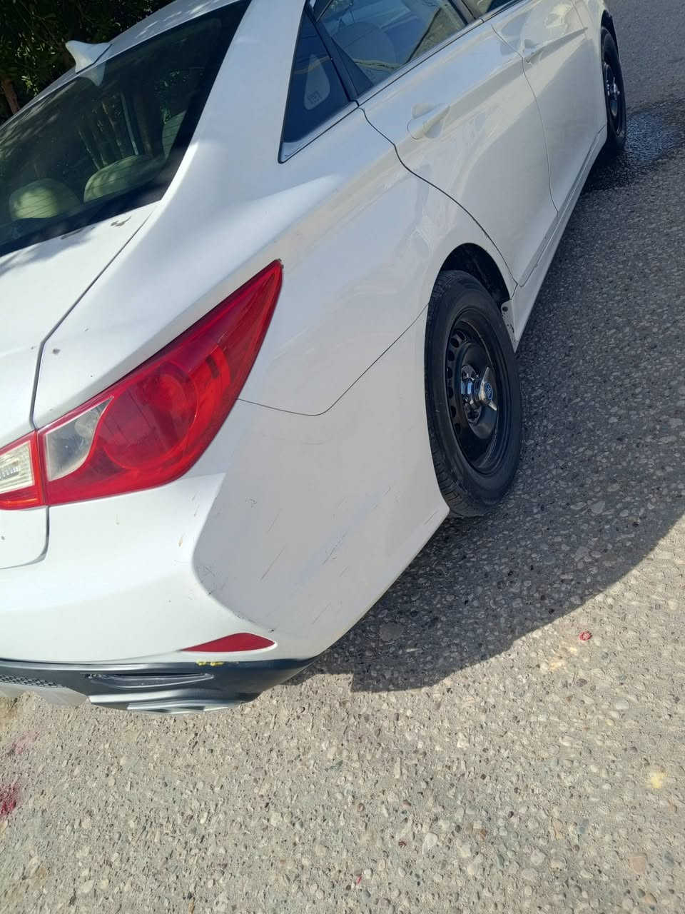 سوناتا موديل 11امريكية حادثها بنيد وجاملغ وهنا بيها بارد بلباب مال السايق رقم بابل انكليزي راعيها يمي يريد تحويل مكينه وكير حدادية دواخل السيارة حلوة حيل مكانها حلة ناحية النيل اليريد يجي يشوف السيارة موجودة السعر 110بيها مجال ‏‪***********‬‏ قاسم المعموري
