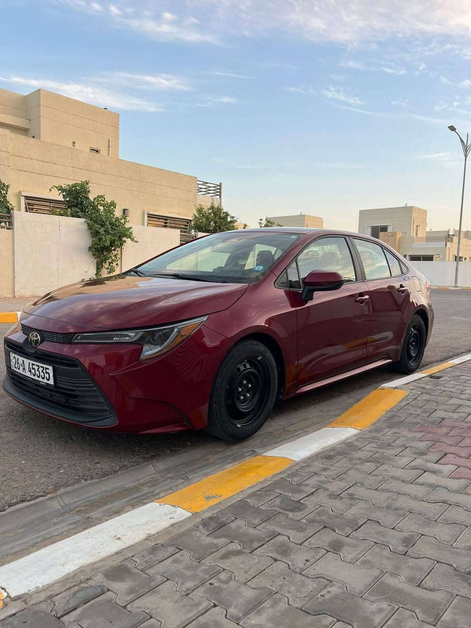 كورلا ٢٣ رقم صلاح الدين معوقين 
بيه جاملغ وحافة الباب و هلال الخلفي و مكان بك لايت صبغ وربع جنطه بدون دواخل او ايرباك بجم كبس
سياره جاهزه من كلشي شرط الوكاله 
سعر ١٣٨ وبيه مجال 
الاتصال :***********
