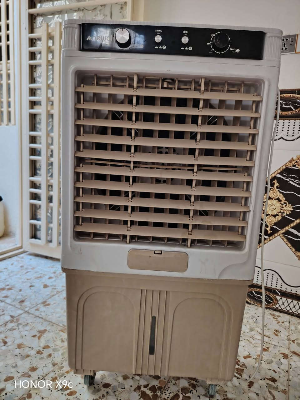 مبرده للبيع
نضيفه جدآ
سعرها 85
 واتساب ***********
