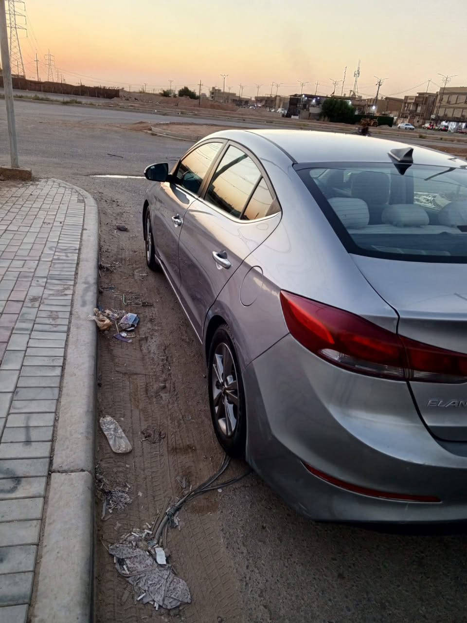 للبيع النتره ٢٠١٧ وارد امركي مكينه ٢٠٠٠دوش كير اي تي رقم بغداد سنويه جديده فول لمتد عده الفتحه جاهزه صور حادثها والسونار مع صور النشر السعر ١١٥ وبيها مجال بسيط للستفسار الاتصال ***********
