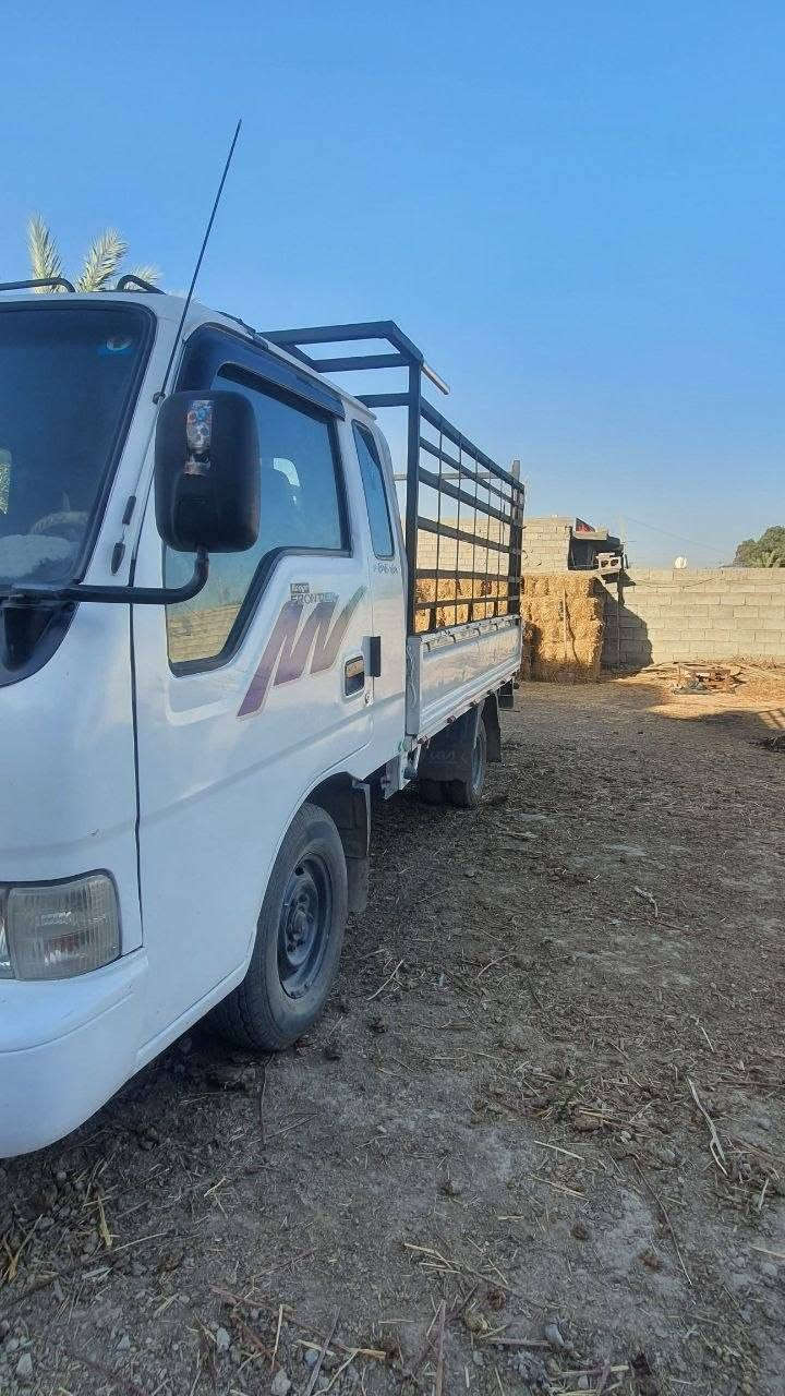 السلام عليكم
كيا فونتيرة
موديل  97
السيارة نضيفة خير من الله 
مصبوغة حزام لجمالية 
قمارة ابلادي ثابت 
تخم تاير جديد امامي وخلفي 
رقم دولي 
بأسمي سنوية الى 31 رقم بابل مشروع وطني
بدي جديد 
مكان السيارة بغداد المدائن
الرقم: ***********
