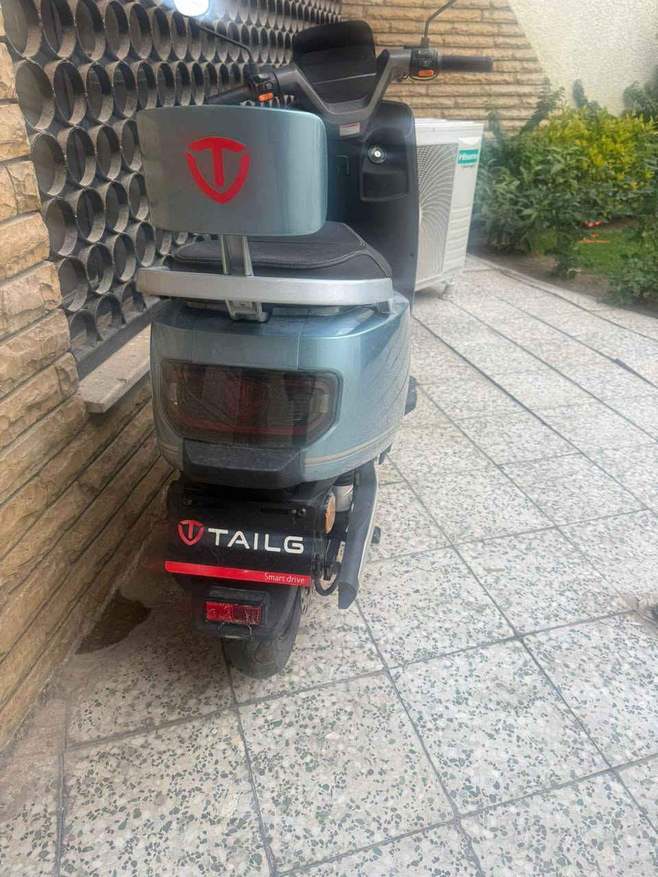 سلام عليكم
متاح دراجه شحن نوع { TAILG }  معروفه مواصفاته 
==========================================
مواصفات..... 
ملف 2000 w حقيقي ماشيه تقريبا ١٠٠٠ كم يعني مامستخدميهه بطاريات مبدل 4 جدد فقط واحد نص عمر
عدد الباتريات 6
لايت عالي ناصي
رماش 
دبل اشاره 
بريكات هادروليك
دبلان غاز طسه ناعمه

تمشيك 70/75 كيلو بشحنه وحده

 3 سرعات
نظام R 
نظام P  
مكانهه الكراده العرصات 
السعر ٧٥٠


**إذا كنت صاحب هذا الإعلان وتريد حذفه لأي سبب، رجاءا أرسل رسالة إلى الدعم الفني**