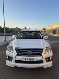 لكزس LX570 • ٢٠١٤ • ٢٠٠ الف