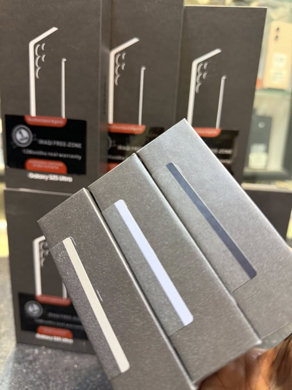 Samsung S25 Ultra 

جديد كبس كارتون ( دبي )

🩶 رصاصي

🖤 اسود 

🩵 بحري

الذاكرة / 256 + 12 جيجابايت 

السعر / مليون و 300 الف دينار 👉

للطلب والاستفسار  ***********

لا يتوفر ماسنجر فقط واتساب او اتصال 

العنـــــوان 

واسط - كوت - المشروع - قرب ساحــه العامل 

أوقات الدوام من الساعه 8 صباحا إلى 11 مساء
