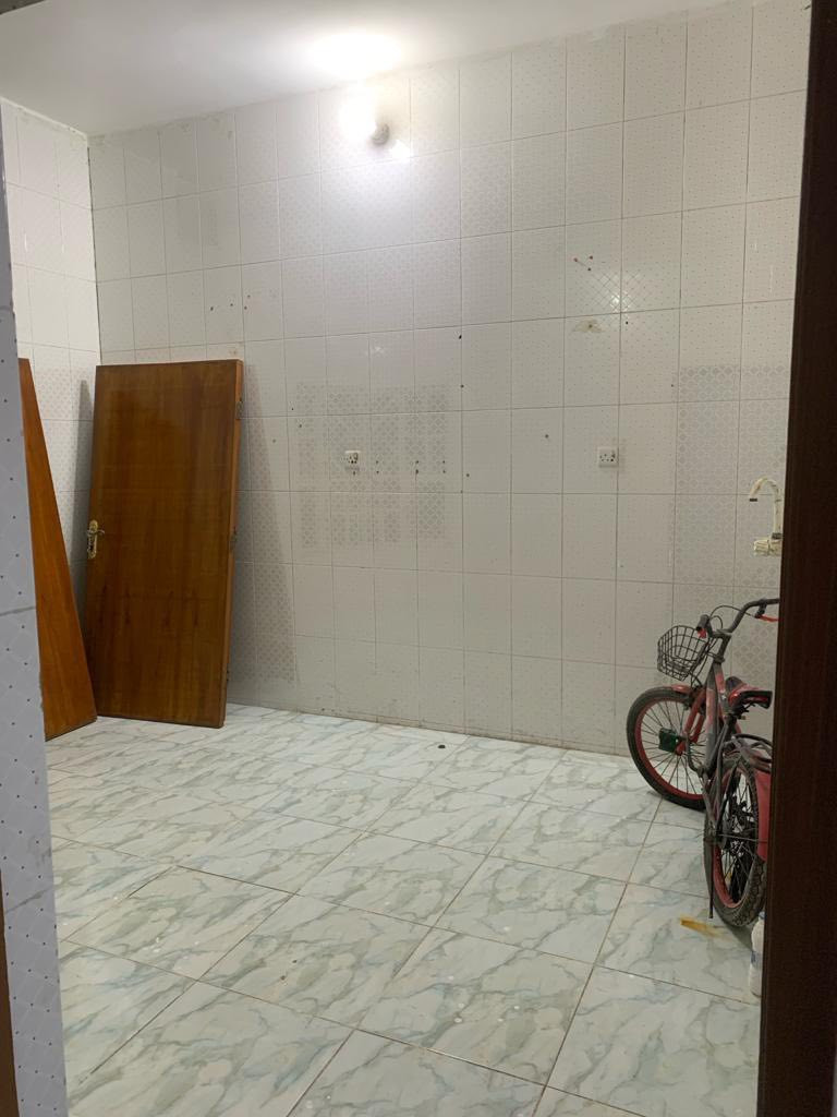 شقة للايجار في حي الرضا
تحتوي على:
٢ غرف نوم + صالة + مطبخ + صحيات
بالكونة + سطح

💰 الإيجار: ٧٥٠ ألف

للاستفسار يُرجى التواصل
مكتب عقارات الأملاك
📞 ***********
📞 ***********
