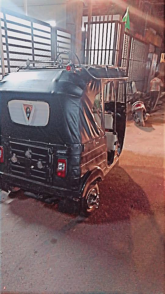 سلام عليكم عندي تكتك موديل 16داخله 17 نضافه فول مكينه مال عشرين ماشيه المعامله بل ترقيم مكاني بياع شرطه الخامسه سويب سعر 3300وبيها مجال مكفوله عامه ***********
