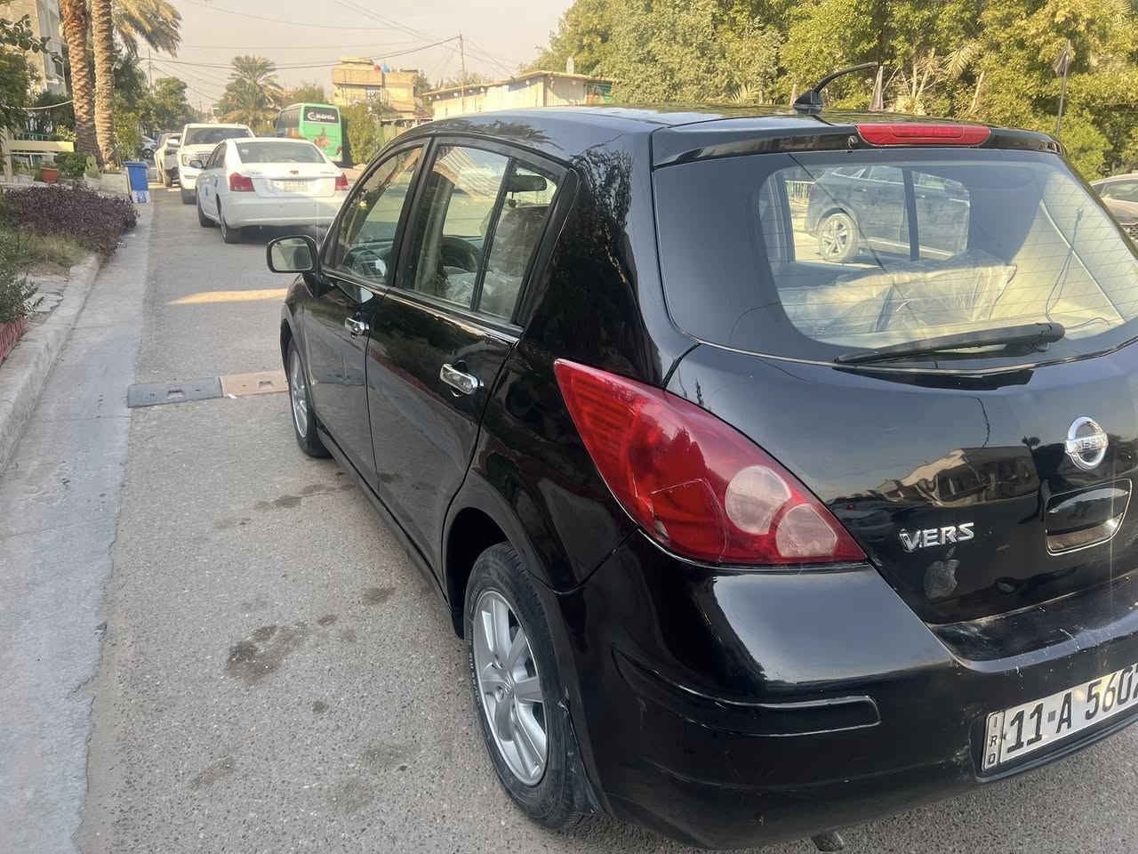 السلام عليكم نيسان فيرسا موديل ٢٠٠٧ للبيع اوامراوس السياره جاهزه كيرومكينه مكفولات صدر نظيف تبريد ثلج وارد امريكي ضررها طخه بالجاملغ الخلفي السياره ليبل واحد جاهزه من كلشي السعر ٦٣ وبيها مجال مكان بغداد الحريه للاتصال ***********

