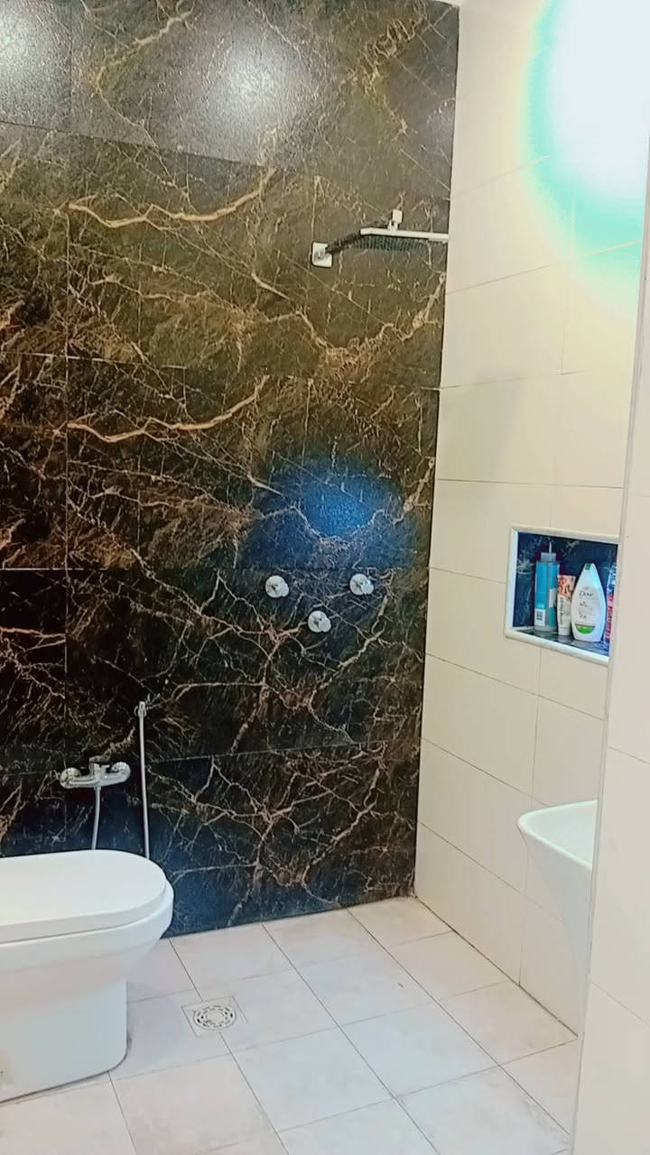 بيت للبيع المساحه ٧٢ الكريعات سند ٢٥ بناء حديث درجه اولى سنة ٢٠٢٥ كما موضح امامكم قاط واحد موقعه شارع الكورنيش شارع صالح عطيه شارعه الرئيسي ٦ للاستفسار اكثر الخاص او على الرقم***********
