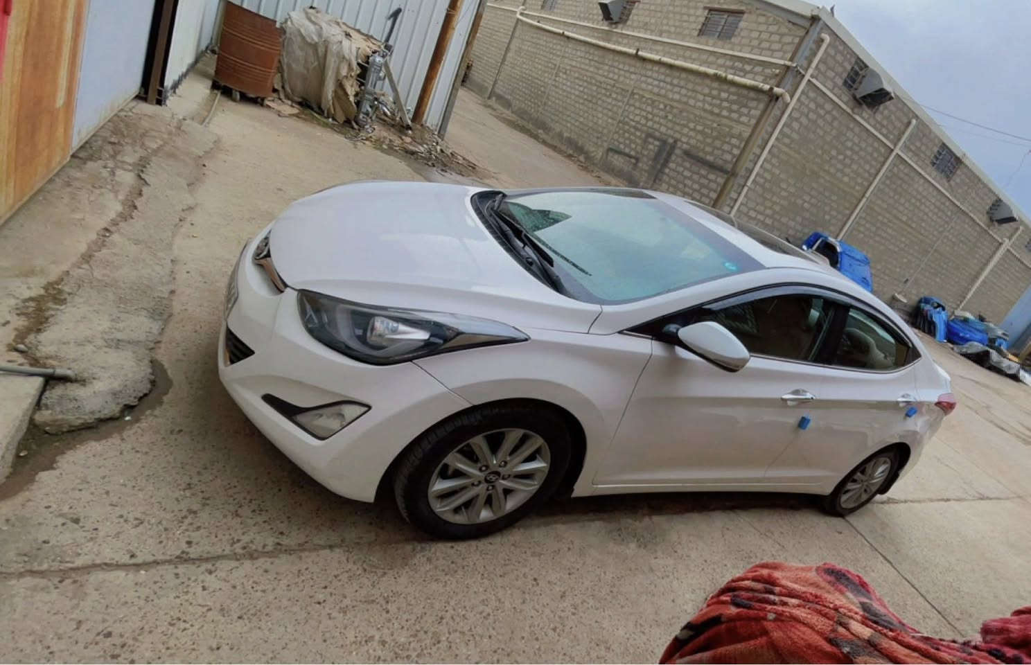 مكينه 2000 فول عده بصمه
صبغ بنيد وبعض ملاحظات بسيطه بارد السياره بدون ضربه او حادث 
مفتوح تايم كيس فقط
مكان البياع ***********
