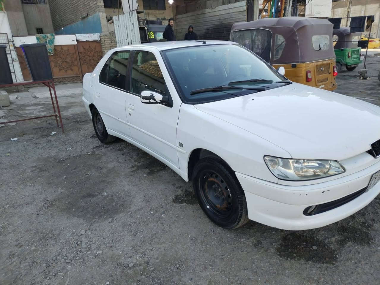 السلام عليكم 
بيجو 306 فرنسي موديل 2001 ماشيه 235بيها بنيد ودعاميات صبغ السياره بسمي عارضها 47 وبيها مجال قليل مكاني البنوك ***********
