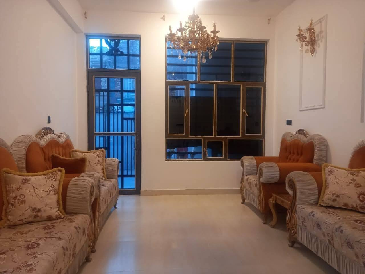 للبيع دار بناء درجه اولى 2024 موقع ممتاز البلديات شارع المصرف طابقين ونصف يحتوي على منام 4 بيهم وحده نضام اسويت + 4 صحيات استقبال صاله مطبخ                    105م   واجهة 5 وربع النزال 20 ⬇️⬇️⬇️⬇️⬇️⬇️⬇️⬇️⬇️⬇️⬇️⬇️⬇️⬇️⬇️⬇️                            الربيعي للعقار عنوان المكتب البلديات شارع المصرف مجاور صيدلية نبع العسل ونكون في خدمتكم والتوفيق للجميع أن شاءالله ✅✅✅✅✅✅✅✅✅✅✅✅✅✅✅✅
(بيع وشراء الدور السكنية والتجارية) (بيع وشراء قطع الأراضي السكني والتجاري)

 (مقاولات عامة وبناء وترميم) (تصميم الخرائط و الواجهات) بكادر هندسي متخصص 👷‍♂️🧑‍💻

#بيع_و_شراء_الدور_و_الراضي  
#بناء_تصاميم_هندسية_اشراف 
#ترويج_المعاملات  #بيع#شراء
#نشر_الدور_و_الاراضي_للبيع_او_للايجار 
#ادراة_املاك #بيع #شراء
#عقارات_تجارية_اراضي_مميزة
#دارللبيع  #دارللإيجار #ارض_للبيع
#شقق #شقةللإيجار #عقارات_بغداد 
#_تسويق_عقاري #بيوت_للايجار
#عمارات #بنايات_سكنية
#دارتجاري #ارض_استثمارية
#تسويق_عقاري #استثمارات

‏‌‎   نكفيك عناء البحث......
‏‌‎   لتمتلك اليوم عقار الغد. =======================================لسنااا االوحيدون باااالتأكيد و لكننا متميزون مجتهدون مخلصون بأداء عملنا لا نتعامل برفع سعر العقار عن سعرة الاصلي نجمع البائع بالمشتري مباشرتا ✅✅✅✅✅✅✅✅✅✅✅✅✅✅✅✅   للإستفسار الاتصال على الهواتف ***********  *********** ☎️
