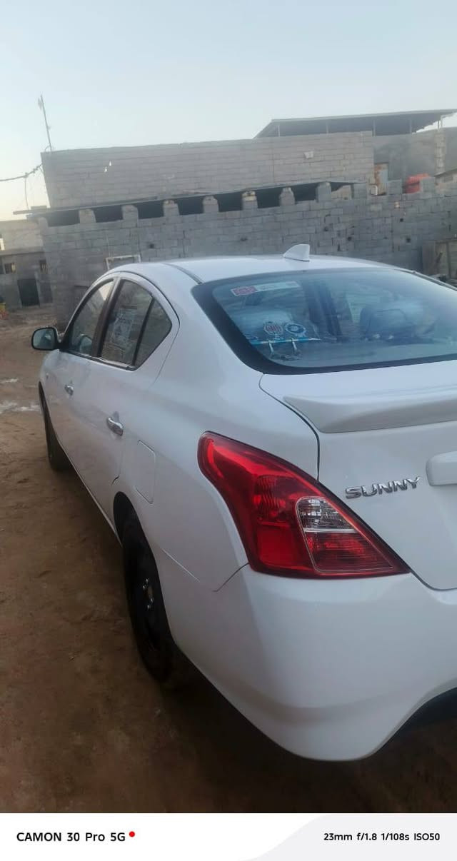 نيسان صني ٢٠٢٤ ام لبليته الزركه السياره نضيفه احله من الصوره استخدام شخصي ماشيه ٢٤٠٠٠ بيهه بارد موضح بالصوره السعر ١٢٧ وبيهه مجال قليل ***********
