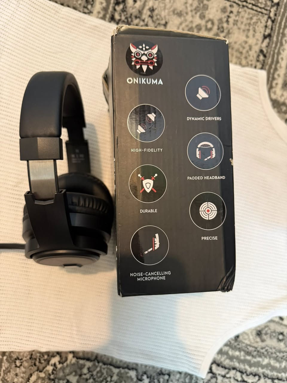 سلام عليكم سماعات بلوتوث أصلية السعر 45,000 ‏وأيضا النظارات الأصلية بسعر 30,000  /***********
