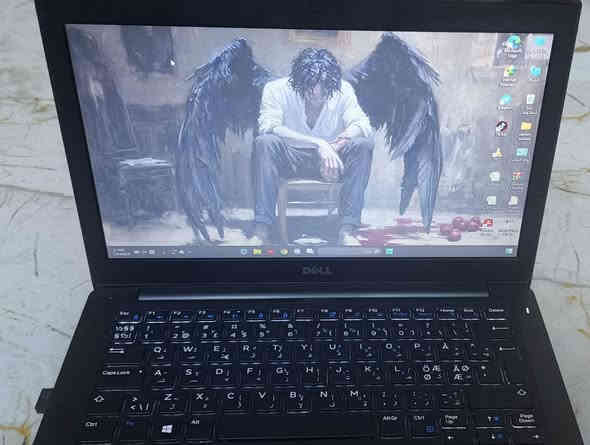 📌السلام عليكم 

🔹 مواصفات الجهاز:

المعالج: Intel Core i3-7100U بسرعة 2.40GHz – الجيل السابع

عدد الأنوية: 2 (ثنائي النواة)

الرام: 8GB

النظام: Windows 11 Pro Education – مفعّل

نوع النظام: 64-bit

اسم الجهاز: DESKTOP-ITZ2GEN

🔹 حالة الجهاز: يعمل بشكل ممتاز، بدون مشاكل. مناسب للاستخدام اليومي، الدراسة، التصفح، والأعمال 

🔹 الملاحظات: جهاز نظيف ومهيّأ للعمل مباشرة.
السعر 250 وبي مجال
الاستفسار ‏***********‬‏
