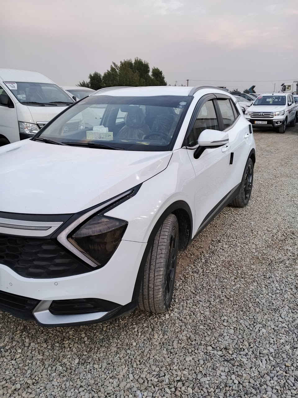 سبورتج 23 خليجي ماشي 34 الف كامل مواصفات عدا الفتحة داخل بيجي رادار بالمراية بيه صبغ شبر بالجاملغ الأيسر والباقي كفالة عامة السعر 210
***********
