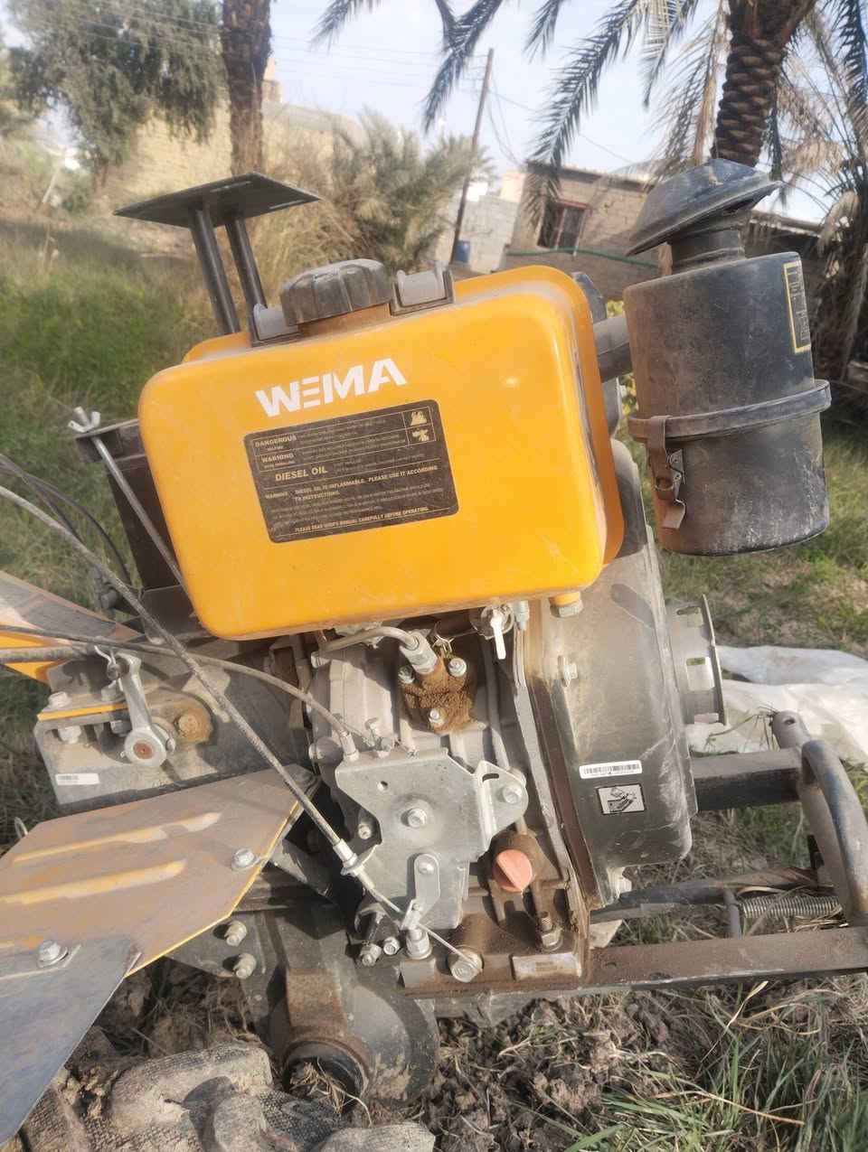 كاروبه للبيع مامستخدمه هواي غراضها موجوده تواير جديده شغل سلف
للستفسار ***********
