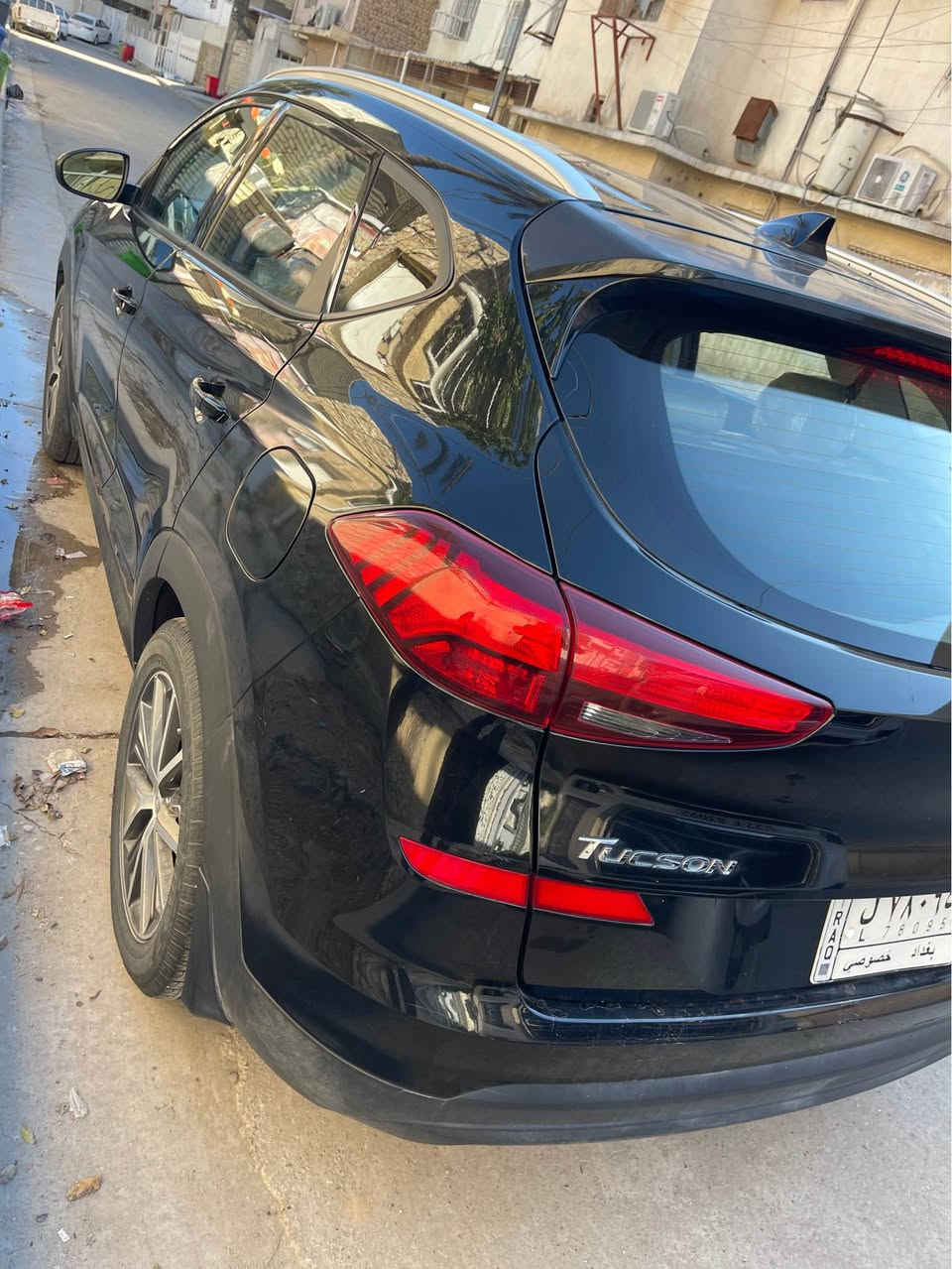 توكسان 2020 وراد امريكي 
صور الحادث موضحة بالمنشور 
عندي بالعراق حادث على كد اصبع  نصبغت عل كد شبر 

محرك gdi 2400  ماشية 55 الف ميل 
بصمة ابواب وبصمة تشغيل وصندوق 
حساسات امامية 
حساسات جانبية 
رادار 
تحديد مسار  
سايد بيرك بصمة 
اوتو  هولد 
وضعية قيادة نورمل وسبورت 
كروس مثبت سرعة 
كشنات  الامامية تدفئة 
كشن السائق كهرباء 

السيارة جديدة واستخدام شخصي مابيه اي نقص
كير ومحرك مكفولات 
تبريد وتدفئة في حال ممتازة 
صدر السيارة بلادي مال شركة وفي حال جيدة جدا 
السيارة خير من الله ومابيه نقص برغي 
السعر المطلوب 18000$ وبيه مجال جدا بسيط 
وكولشي اكو بالسوك 

اعتذر عن المراوس بيع فقط

عنوان السيارة بغداد - الغزالية

للاستفسار التواصل عبر الرقم 
*********** بغداد, العراق
