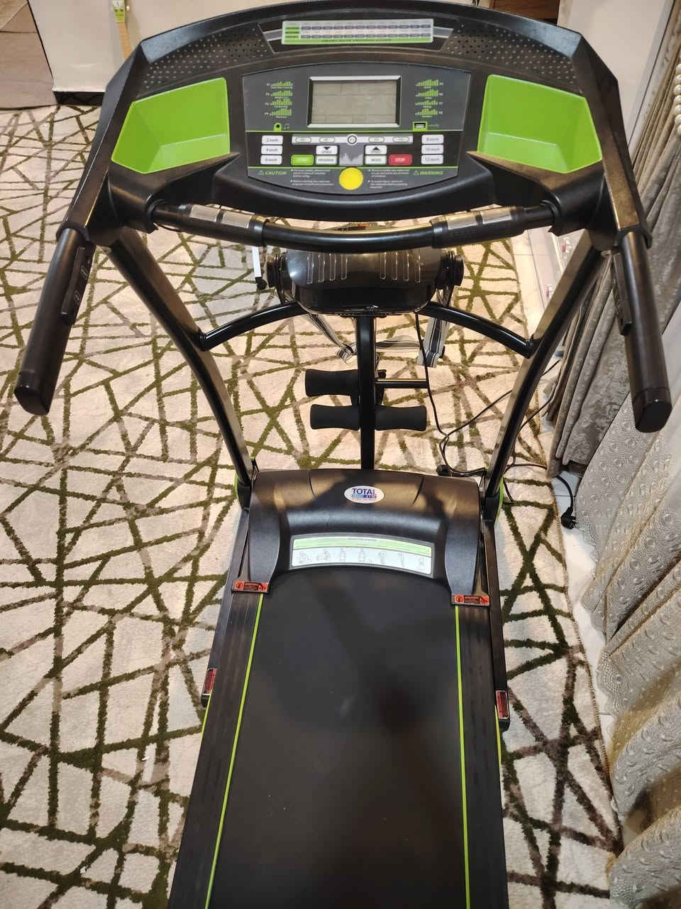 السلام عليكم
جهاز جري جديد استعمال قليل
يتحمل وزن ٢٥٠ كيلو
مع جهاز هزاز لتكسير الشحوم
مع مثبت قدم للبطن
السعر ٣٠٠ الف
مكاني بغداد السيديه
***********
