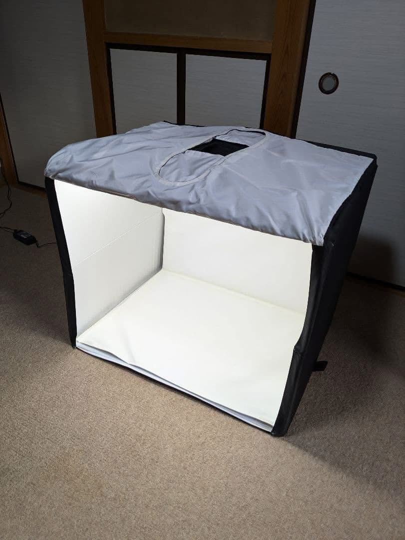 بوكس تصوير المنتجات من امزون حجم كبير كوالتي عالي جداً بالكارتونة مع كامل الملحقات متوفرر خلفية بيضاء فقط تفتحه بيدك من الكارتونة 
للحجز ارسال العنوان والرقم على الخاص
او التواصل واتساب 
***********
