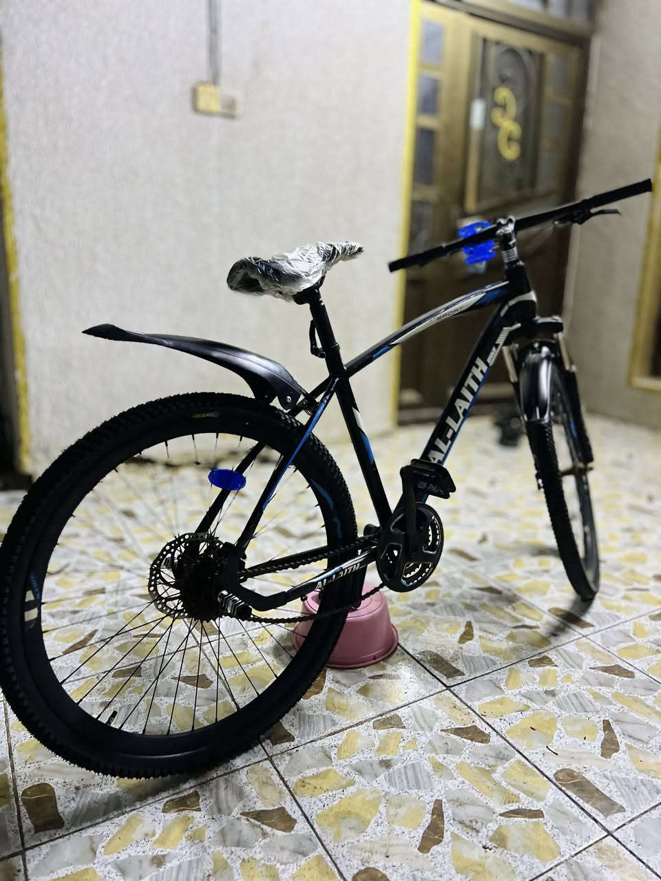 سلام عليكم بايسكل رياضي للبيع حجم 26 بايسكل نضيك كلش مابي شخط بس بي نواقص بسيطه السعر 65 المكان كربلاء.  ***********
