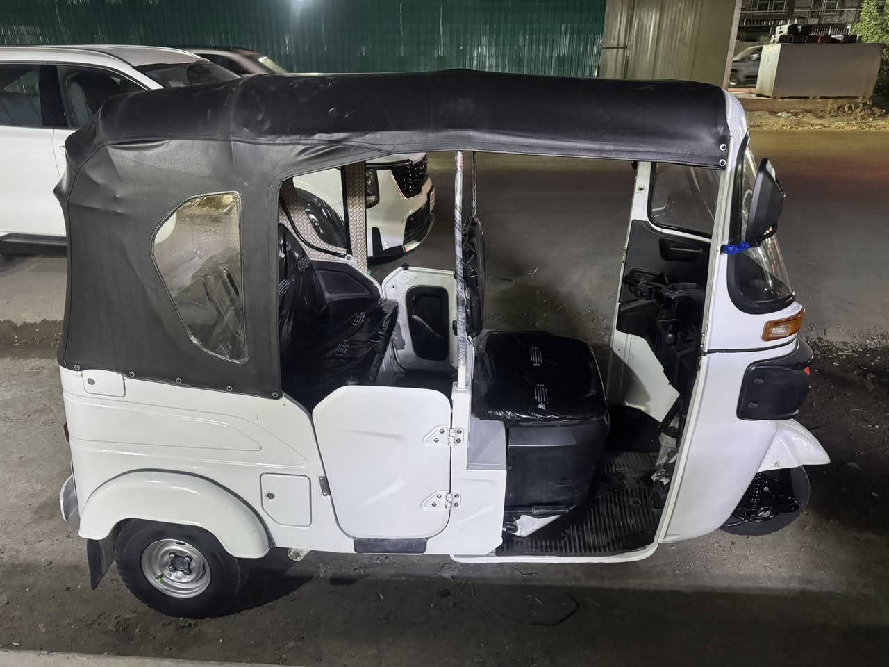 سلام عليكم تكتك للبيع موديل 22 شهر 10 سعر 8500 شراي يتصل ***********
