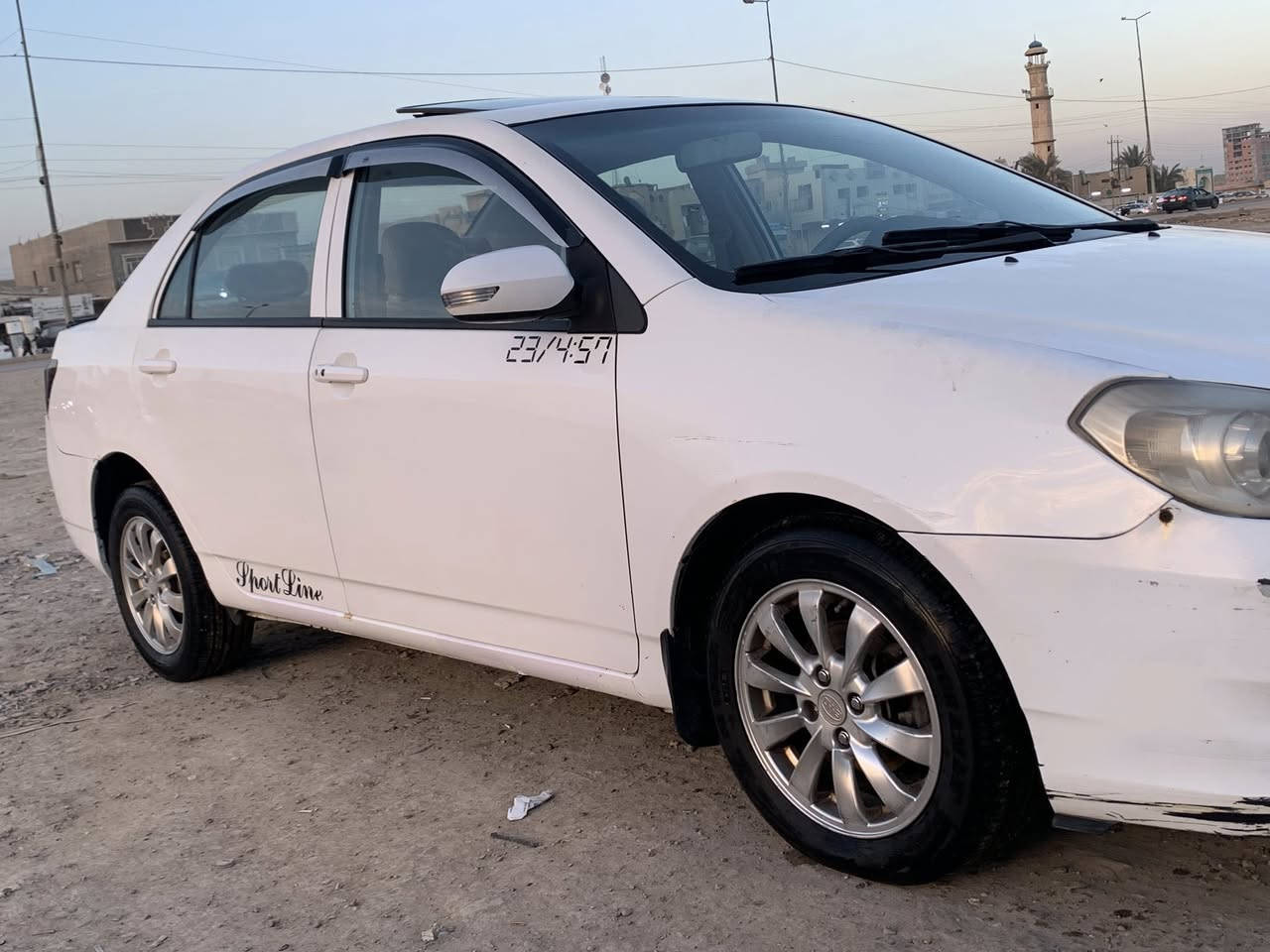 السلام عليكم بي واي دي للبيع كير اوتو بلادي كير ومحرك مكفولات فول مواصفات صدر تخم تاير جديد بيه شاشة وكامرة سيارة نضيفة بيها بس باب السايق مصبرغ تبريد كهربائيات كلها شغالة مكان بغداد  السعر 53 للاستفسار  ***********
